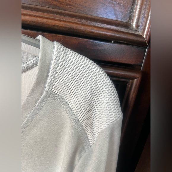 Size large- X BY GOTTEX athletic top with zippered pocket on back - Picture 3 of 5